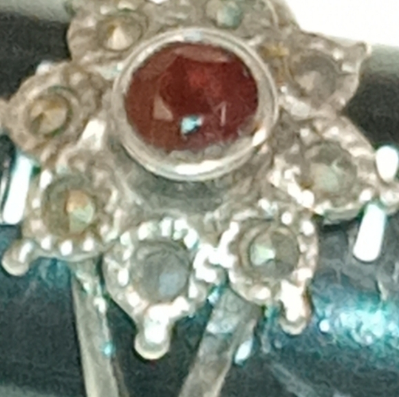 Sterling Silver Garnet Ring Antique - Picture 4 of 16
